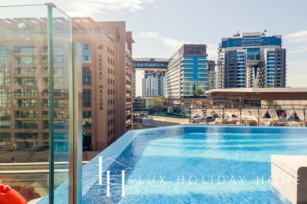 Lux Iconic Views At The Palm Tower Suite 2 Дубай Екстериор снимка