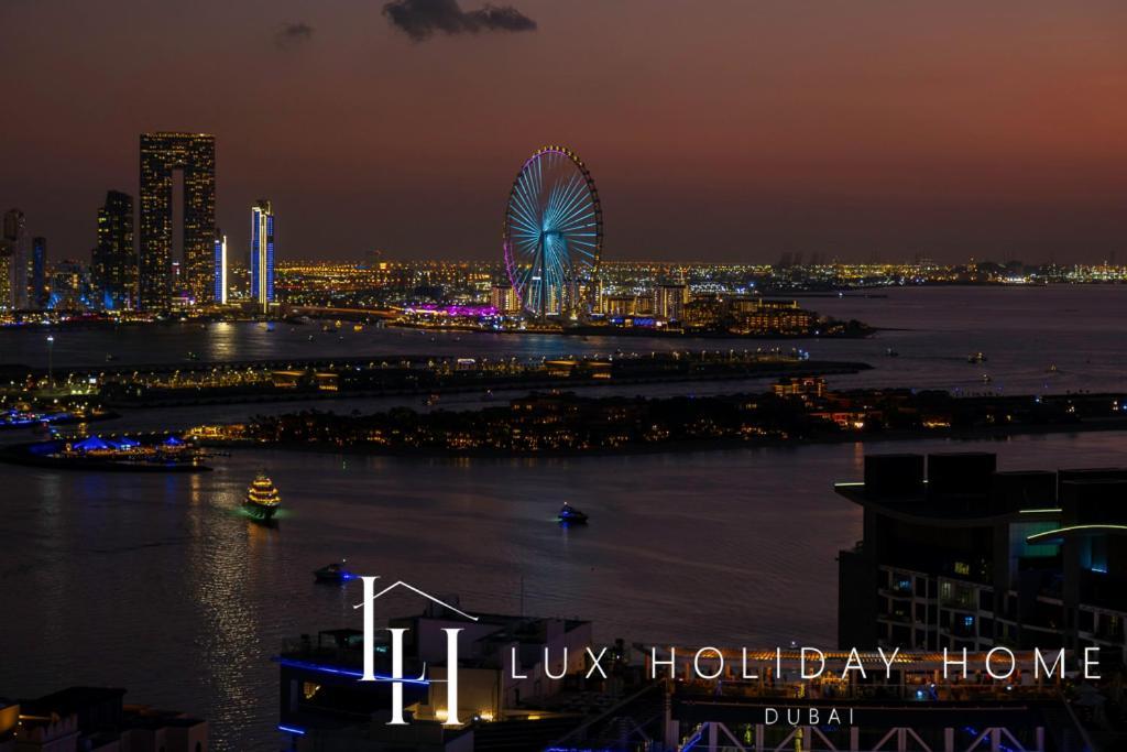 Lux Iconic Views At The Palm Tower Suite 2 Дубай Екстериор снимка