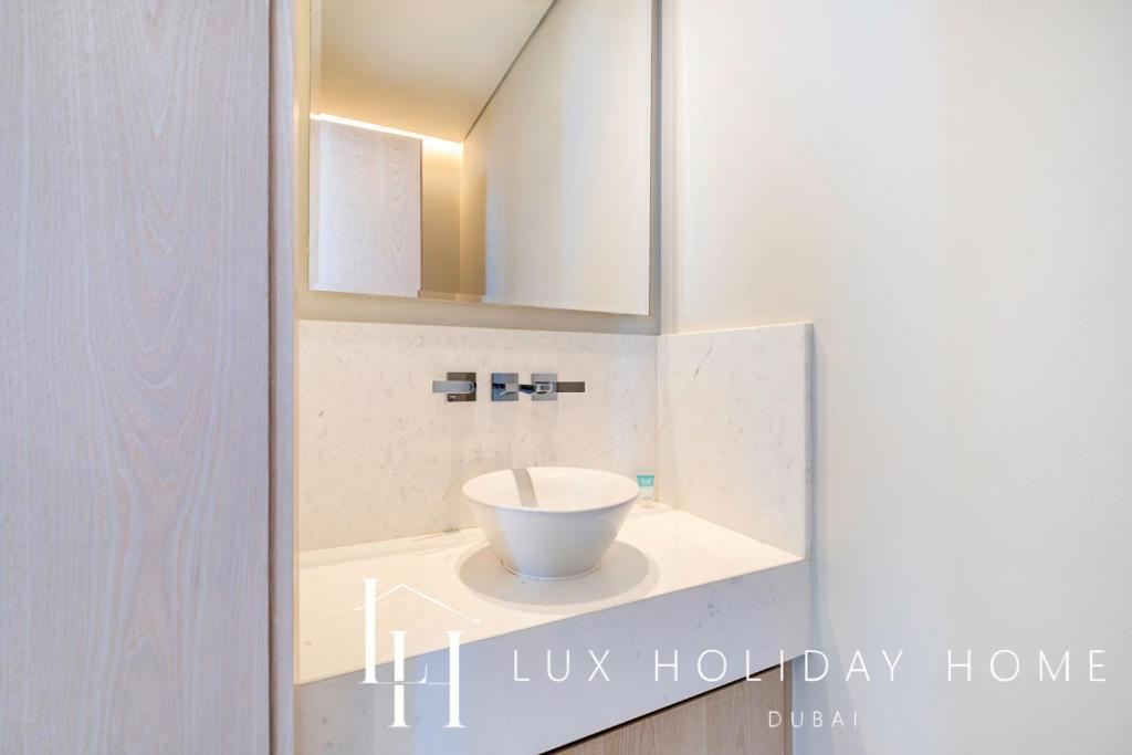 Lux Iconic Views At The Palm Tower Suite 2 Дубай Екстериор снимка