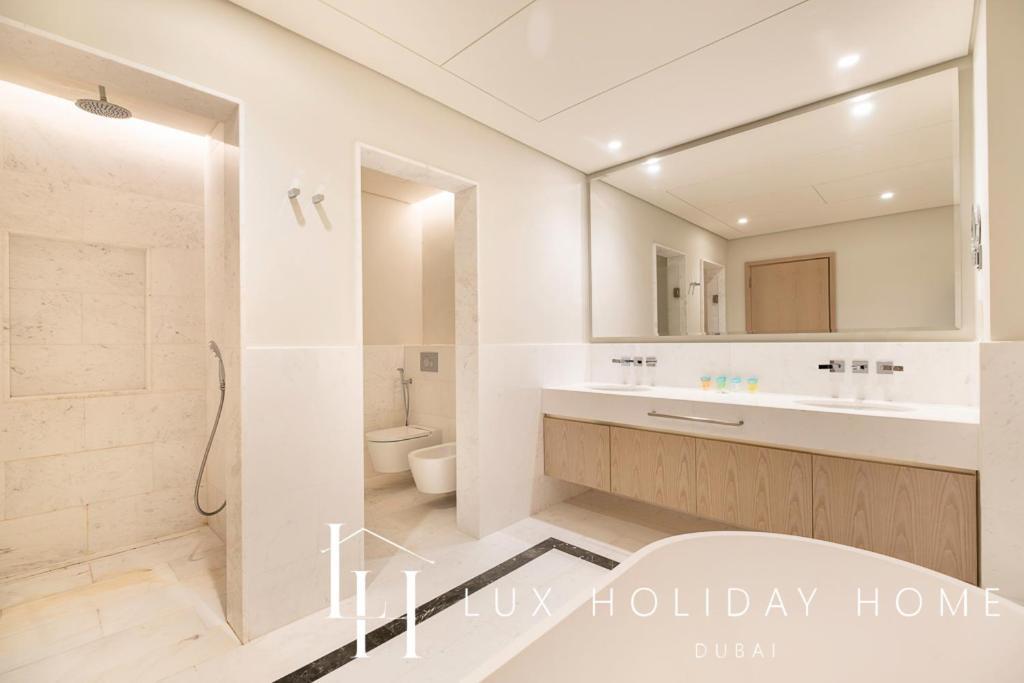 Lux Iconic Views At The Palm Tower Suite 2 Дубай Екстериор снимка