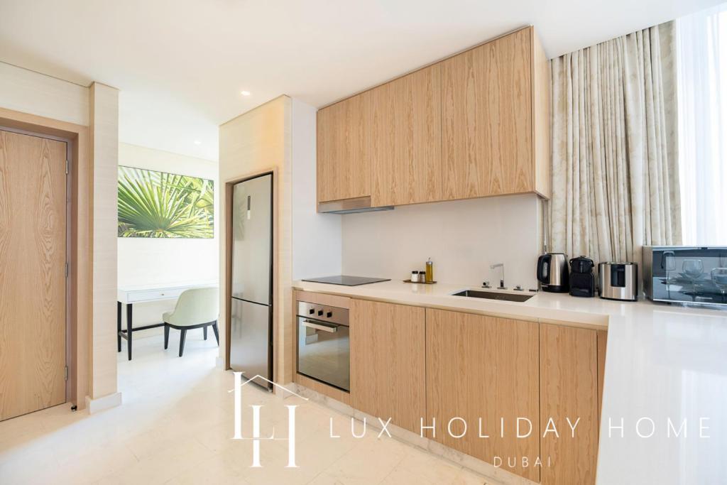 Lux Iconic Views At The Palm Tower Suite 2 Дубай Екстериор снимка